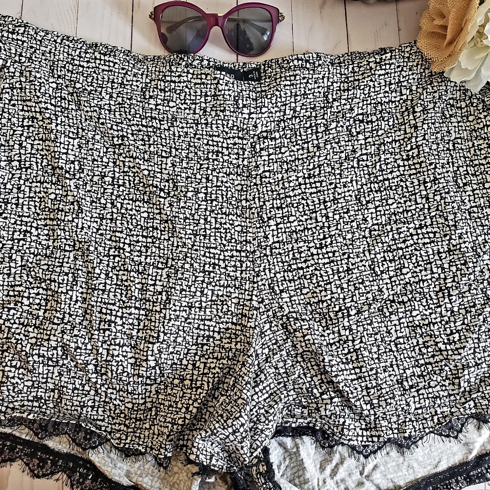 Torrid lace shorts